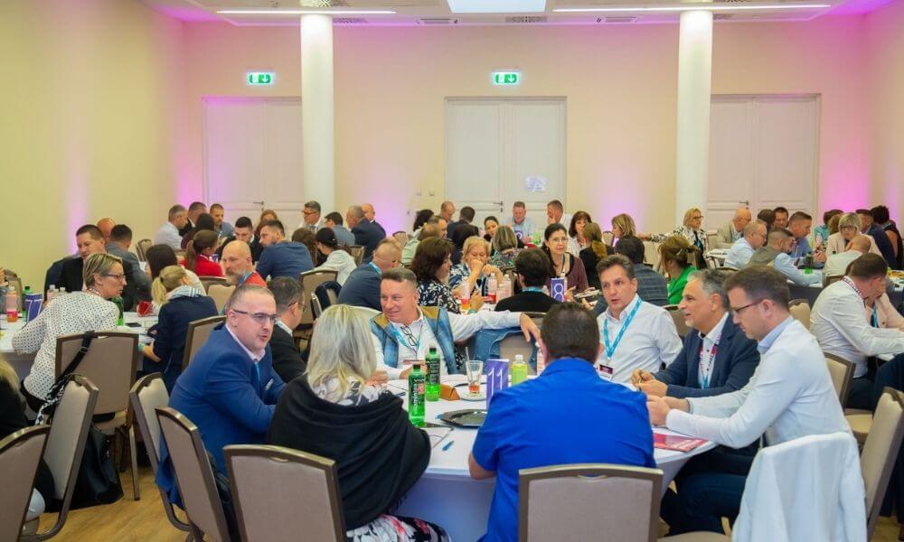 pénztermelő marketing clubsandwich konferencia